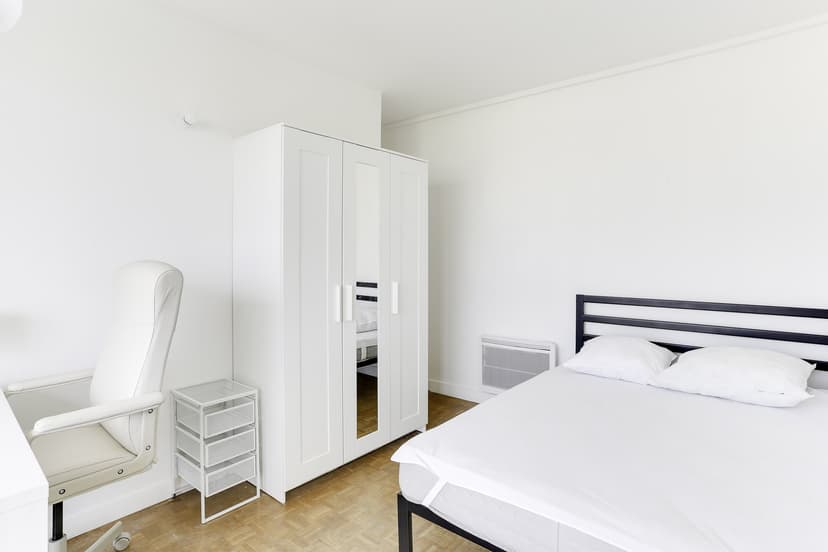 Chambre libre en colocation - quartier Bourg L'Eveque
